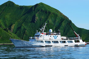 Морское путешествие на Командорские острова вдоль Восточной Камчатки на комфортабельном экспедиционном пассажирском судне 
